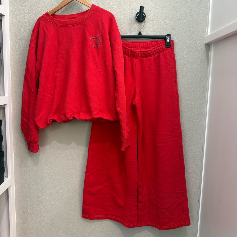 Universal Thread Vibrant Red Pullover